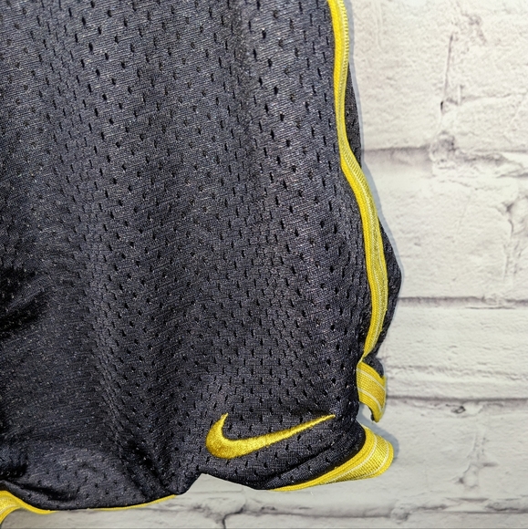 NIKE Livestrong Unisex stretch waist shorts - Picture 2 of 7